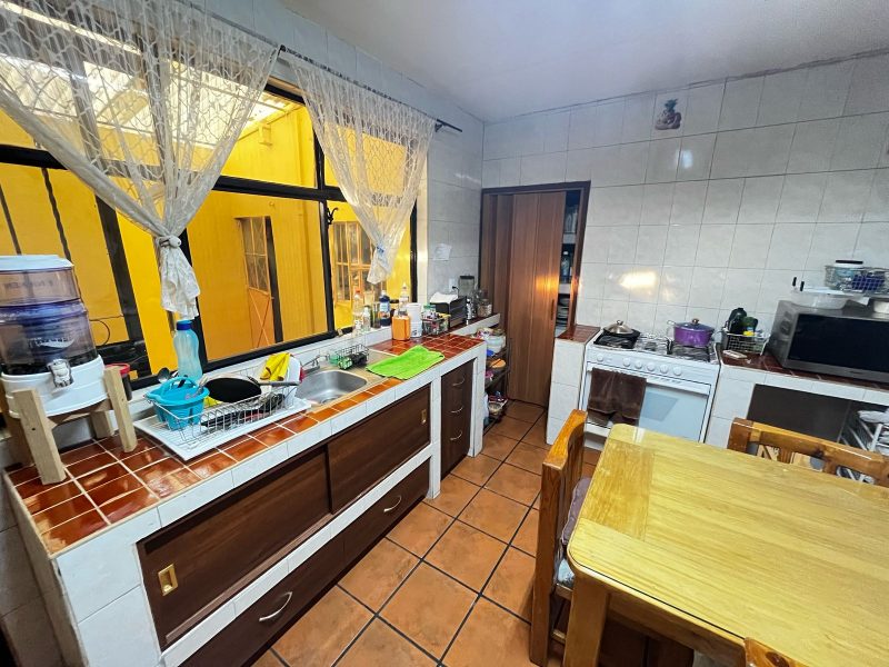 CASA EN VENTA - JARDINES DEL BOSQUE